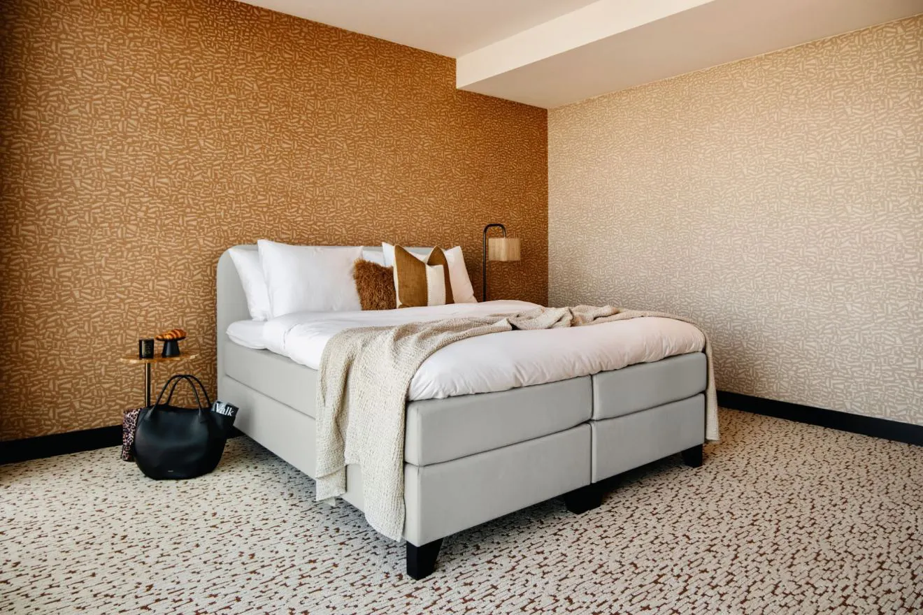 Hotelboxspring Essential met Topper Comfort