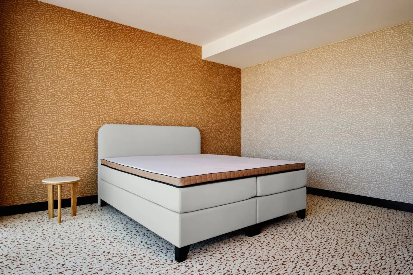 Hotelboxspring Essential met Topper Comfort