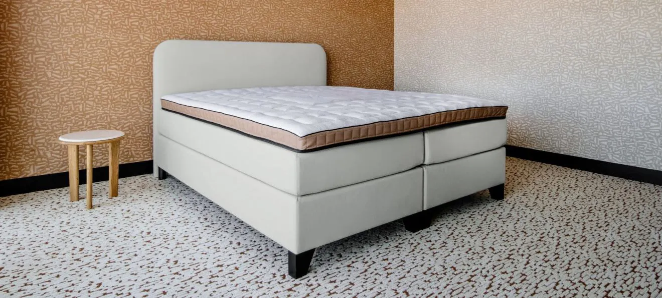 Hotelboxspring Essential met Topper Luxury