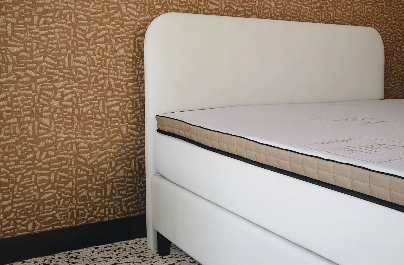 Hotelboxspring Essential met Topper Comfort