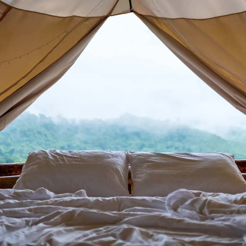 Ga jij op vakantie deze zomer? Lees hier de tips voor een goede nachtrust tijdens jouw reis.