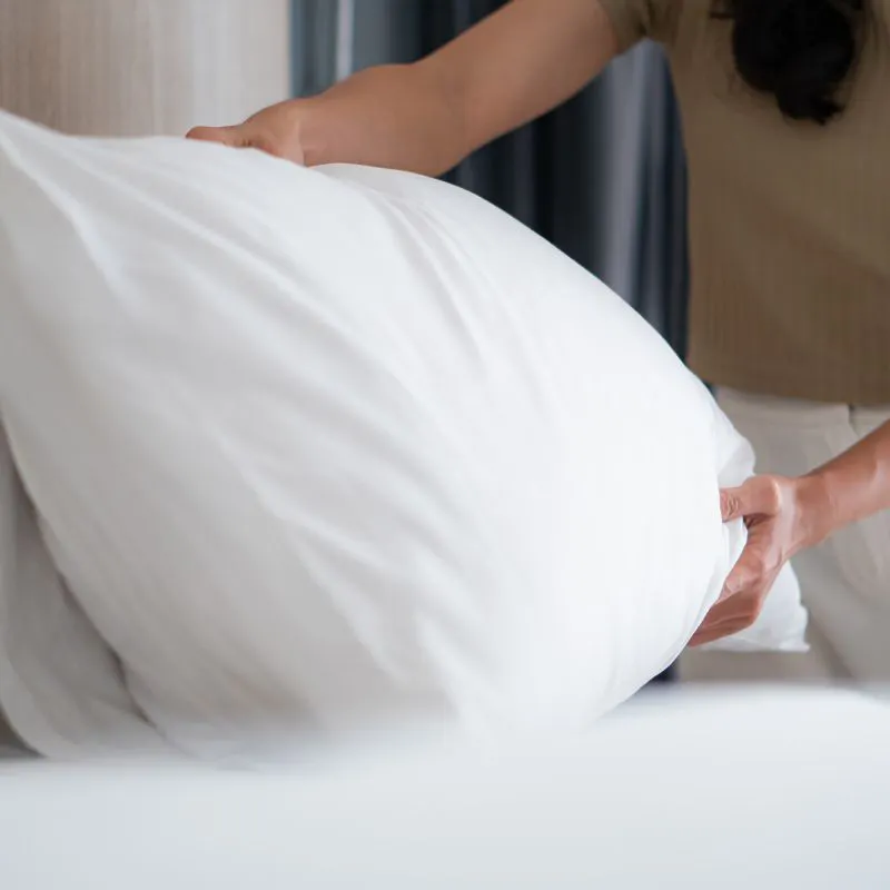 Schoonmaken van jouw hoofdkussen doe je zo! 