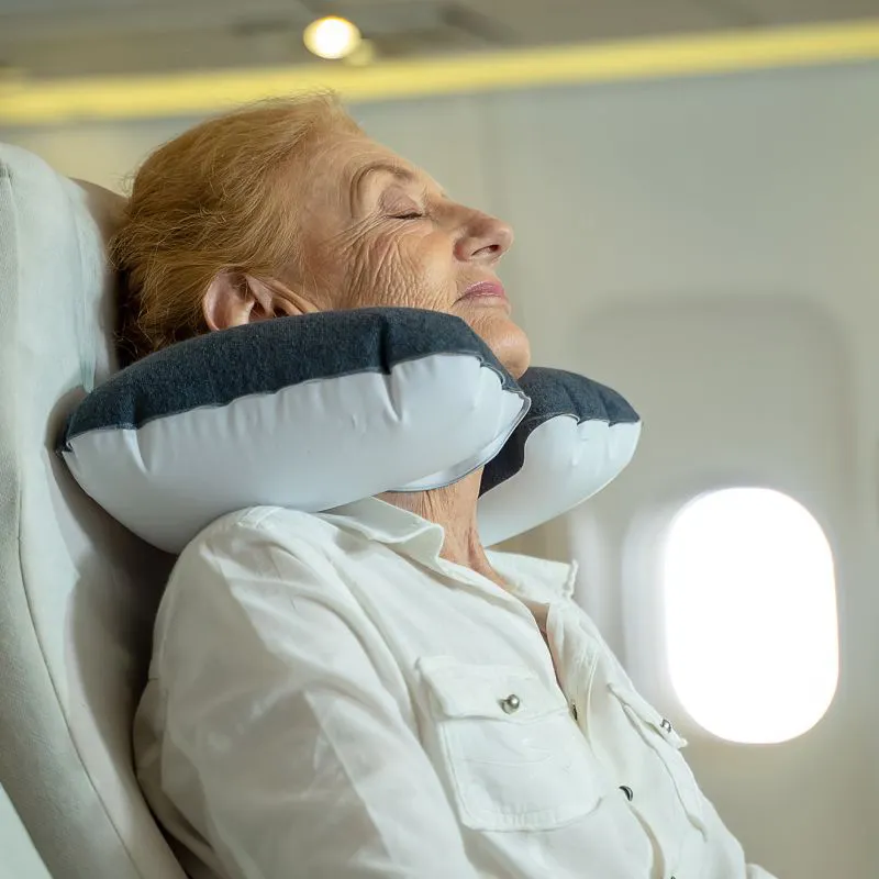 Slapen in een vliegtuig doe je zo