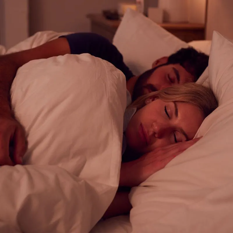 Niet kunnen slapen zonder partner