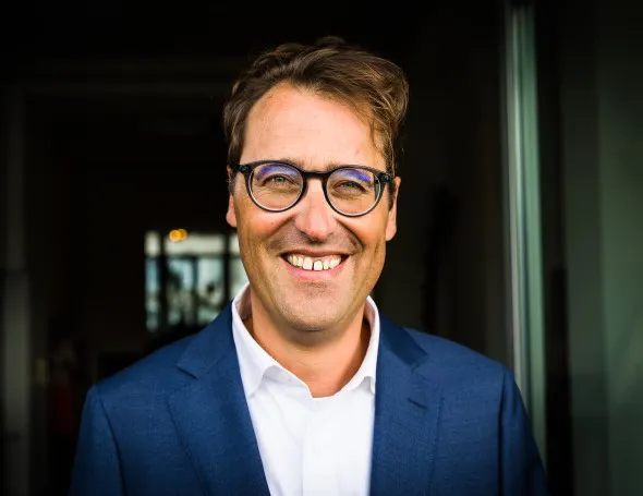 Slaapexpert en -coach Floris Wouterson en M line slaan de handen ineen